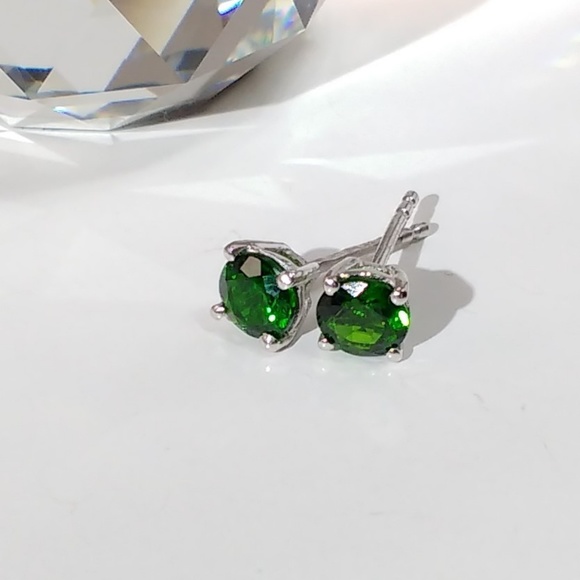 Chrome Diopside Earrings - Picture 2 of 5